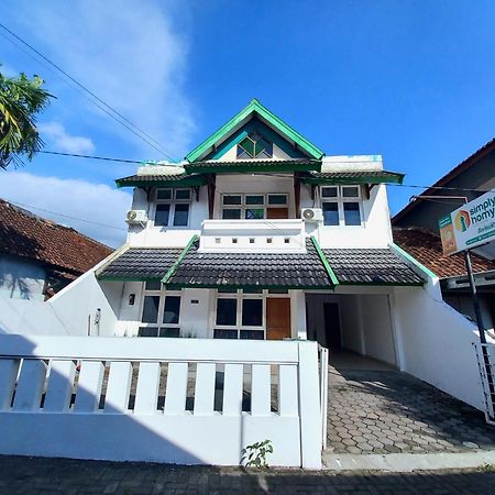 Homestay Jogja 4 Kamar Tidur Full AC dekat Gembiraloka Yogyakarta Bagian luar foto